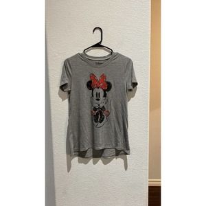 Small artistic Disney Minnie Mouse graphic tee